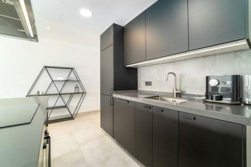 Bright, Modern Apt In La Quinta With Large Terrace
