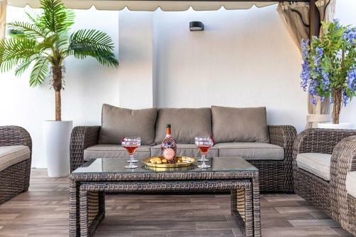 Luxury Villa - Sea Views - Heated Pool - Jacuzzi