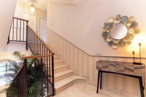 Luxury Villa - Sea Views - Heated Pool - Jacuzzi
