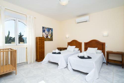 Benitachell Villa Sleeps 8 Pool Air Con Wifi