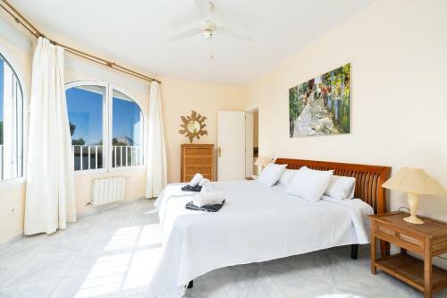 Benitachell Villa Sleeps 8 Pool Air Con Wifi