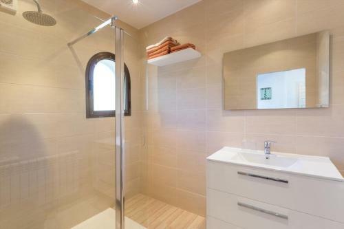 Benitachell Villa Sleeps 6 Pool Wifi