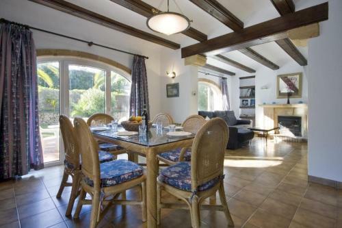 Benitachell Villa Sleeps 6 Pool Air Con Wifi
