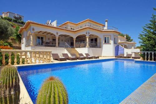 Benitachell Villa Sleeps 6 Pool Air Con Wifi