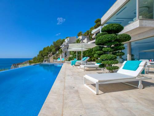 Benitachell Villa Sleeps 8 With Pool And Air Con