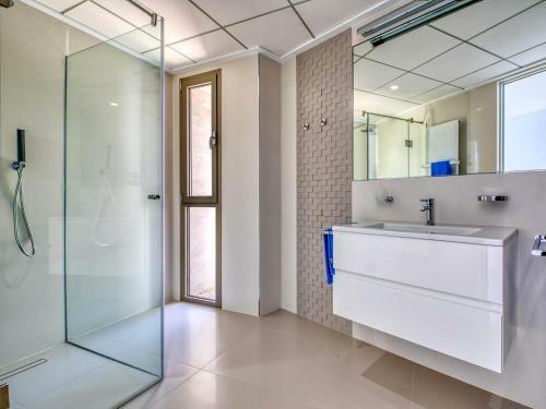 Benitachell Villa Sleeps 8 With Pool And Air Con