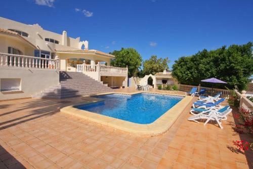 Benitachell Villa Sleeps 6 With Pool And Free Wifi