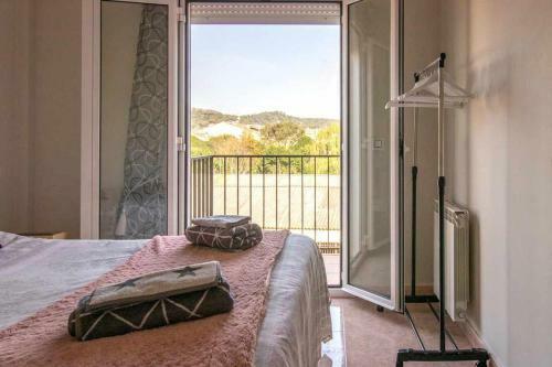 Casa N�ria Con Piscina P�blica Y Solarium