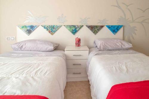 Casa N�ria Con Piscina P�blica Y Solarium