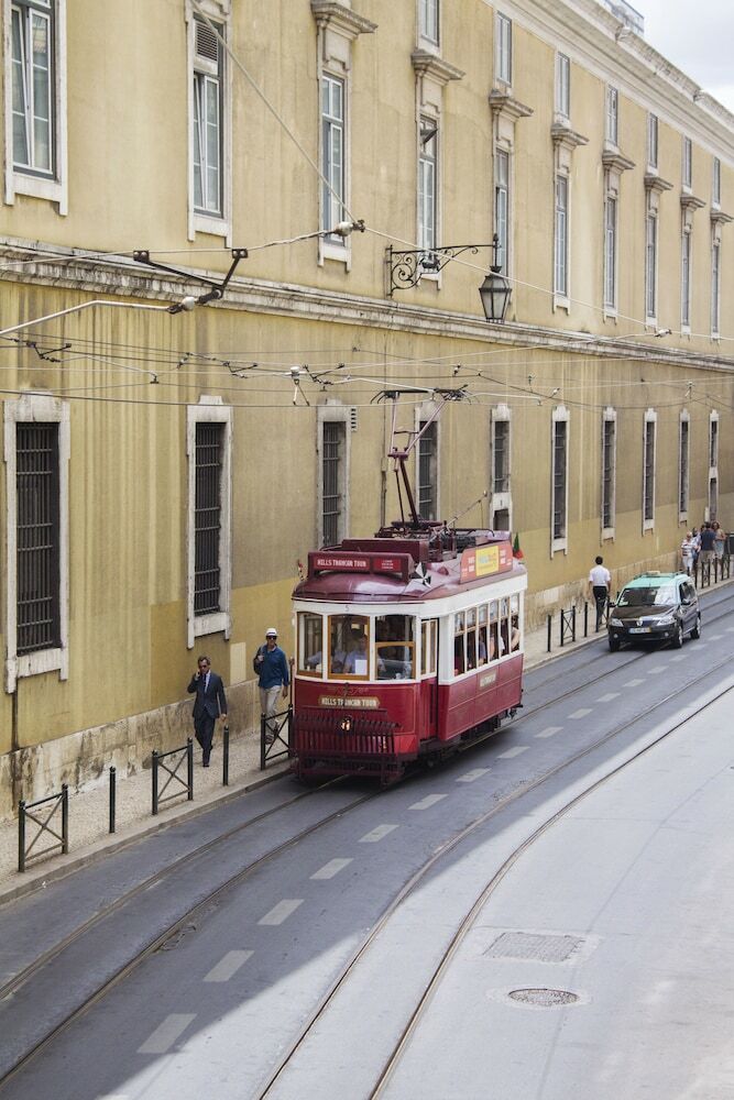 Hotel Lisbon Arsenal Suites