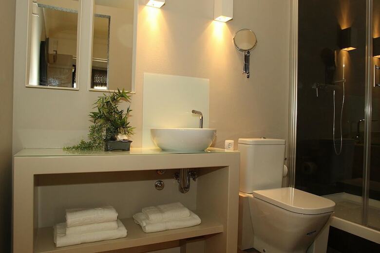 Bed & Breakfast Castilho House