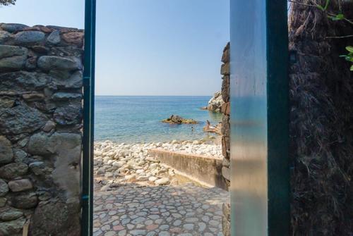 Blanes Villa Sleeps 8 Pool Wifi