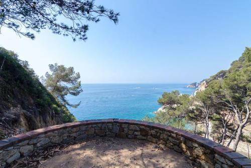 Blanes Villa Sleeps 8 Pool Wifi