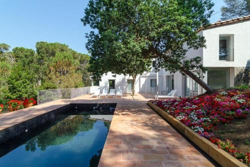 Blanes Villa Sleeps 8 Pool Wifi