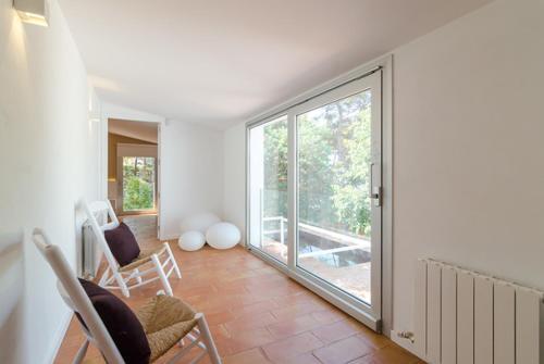 Blanes Villa Sleeps 8 Pool Wifi