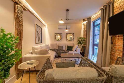 New Soho By Staynn Apartments