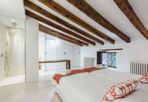 Ullaro Villa Sleeps 10 With Pool And Wifi