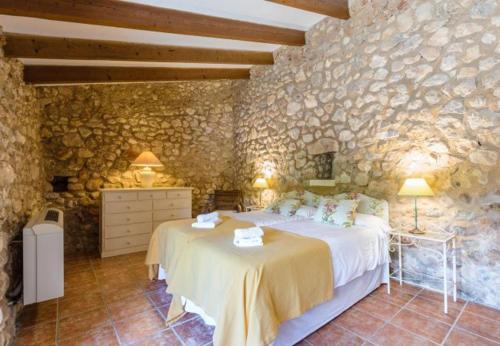 Ullaro Villa Sleeps 6 With Pool Air Con And Wifi