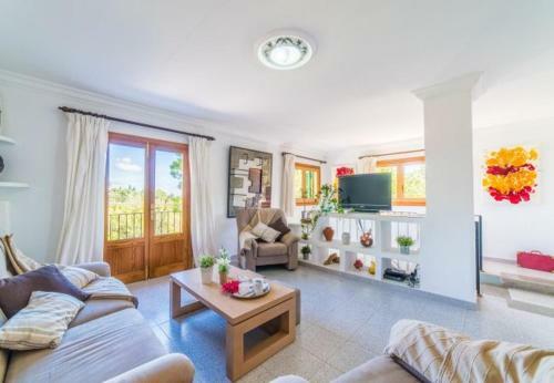 Buger Holiday Home Sleeps 8 With Pool And Wifi