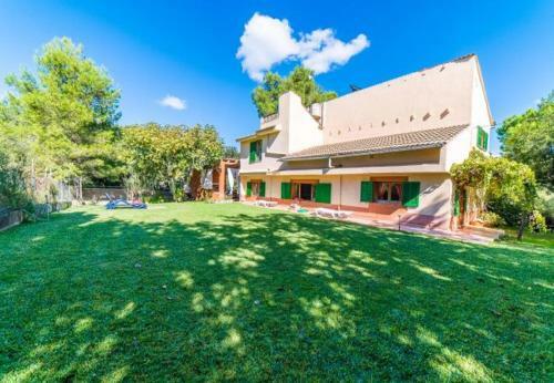 Buger Holiday Home Sleeps 8 With Pool And Wifi