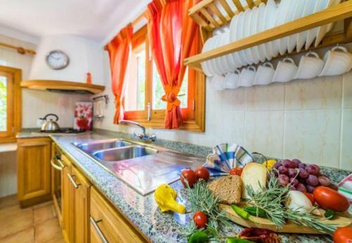 Buger Holiday Home Sleeps 8 With Pool And Wifi