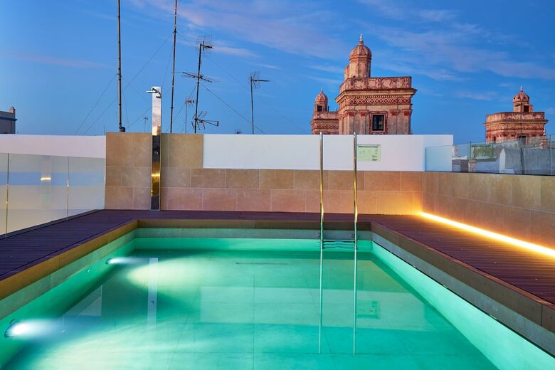Hotel Tandem Torres de C�diz Suites