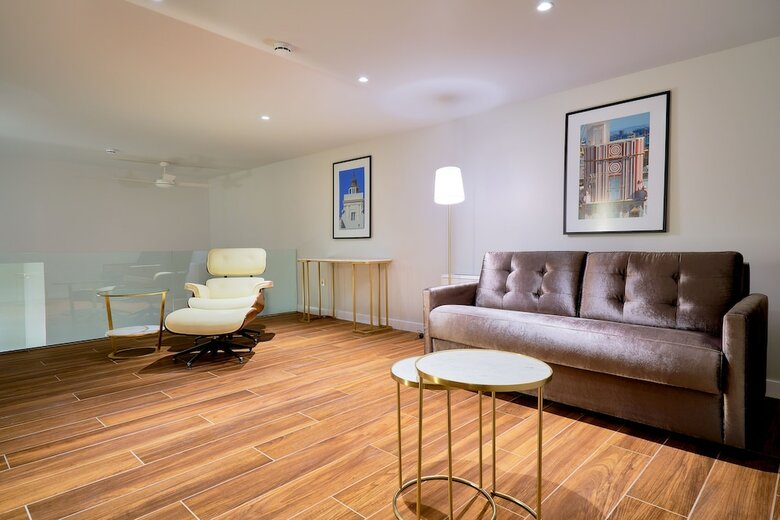 Hotel Tandem Torres de C�diz Suites