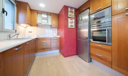 R108 Casa Parellada Con Piscina Climatizada