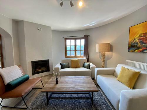 Cabanyes Villa Sleeps 6 With Pool And Wifi
