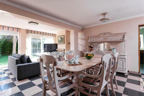 Villa Viky