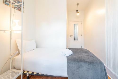 Hostal Happy At Chiado