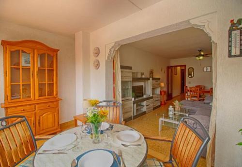 Calpe Apartment Sleeps 5 With Pool And Wifi
