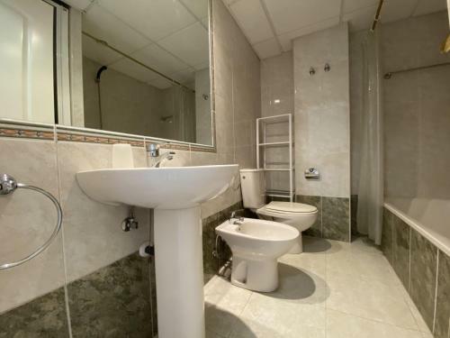 Apartamentos Zafiro (1-5�-b)