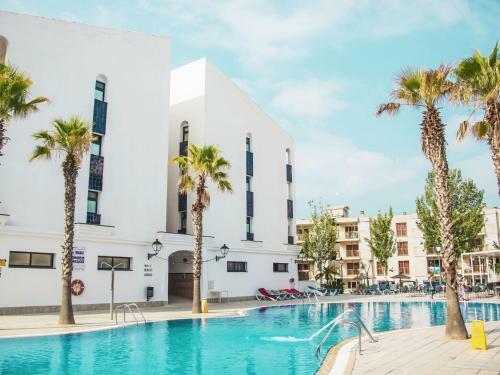 Apartment With Terrace And Air Conditioning Near The Beach