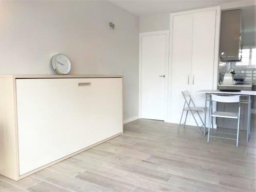 Apartamento Estudio Reformado En Zona Regueral - 123a