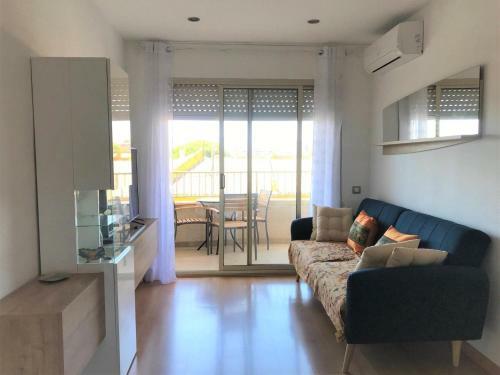 Apartamento Reformado Con Terraza Y Vistas Al Mar - 130a