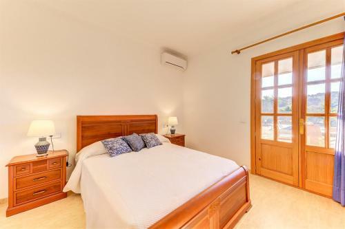 Ullaro Villa Sleeps 8 With Pool And Air Con