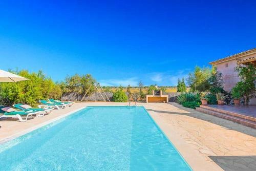 Campos Villa Sleeps 8 Pool Air Con Wifi