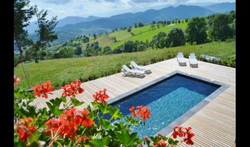 Camprodon Villa Sleeps 12 With Pool And Air Con