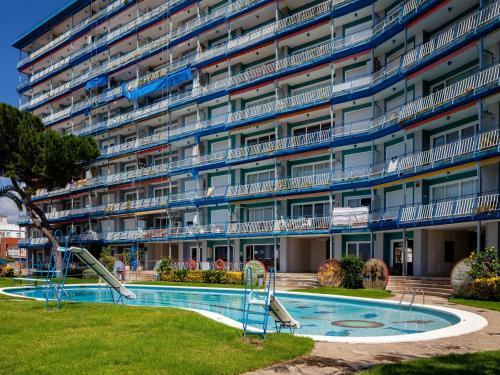 Scenic Apartment In Canet Del Mar With Swimming Pool