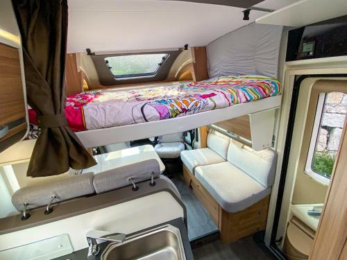 Vive A Pie de Playa Autocaravana de Lujo