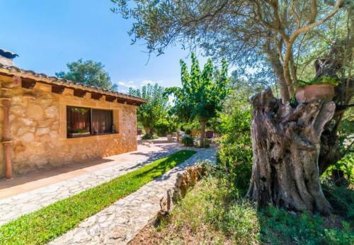 Capdepera Holiday Home Sleeps 4