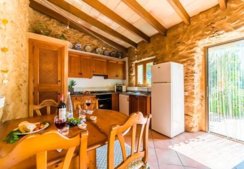 Capdepera Holiday Home Sleeps 4