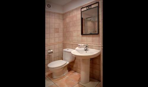 Capmany Apartment Sleeps 5 With Pool And Air Con