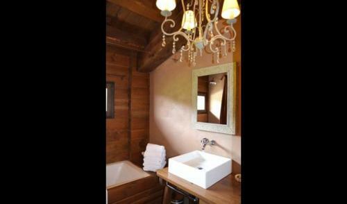 Cardona Villa Sleeps 9 With Pool And Air Con