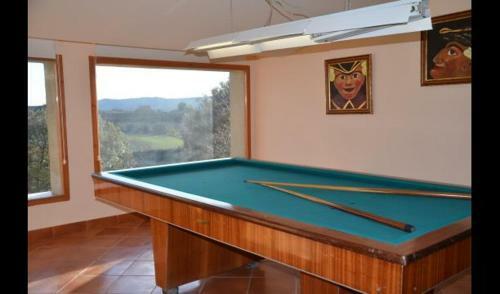 Casserres Villa Sleeps 9 With Pool