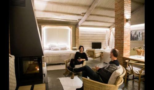 Casserres Villa Sleeps 2 With Pool