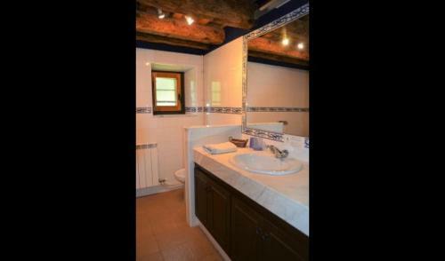 Casserres Villa Sleeps 10 With Pool