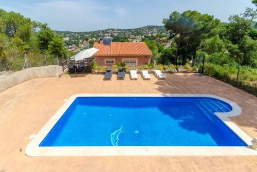 Caules Villa Sleeps 6 Pool Wifi