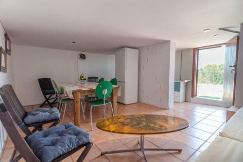 Caules Villa Sleeps 8 Pool Wifi